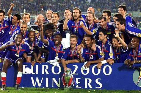 Highlight semifinals euro 2000 italy vs netherlands #euro2000 #italyvsnetherlands #italynationalteam. Zidane, Deschamps and France's functional Euro 2000 winners
