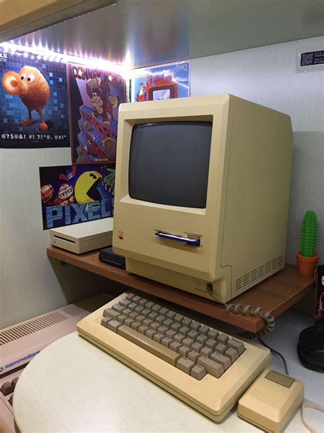 My Macintosh 512k Gaming Room Setup Computer Setup Gaming Computer