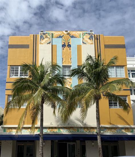 Art Deco Historic District Miami Beach Florida Oc 1970x2300 Beach Art Deco Art Deco