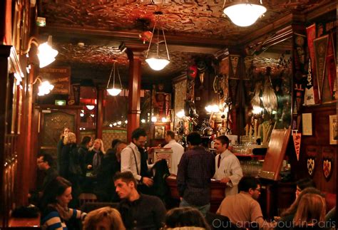 Le de voltaire à rousseau est un bistrot situé dans les quartiers chics en plein centre de paris à deux pas du musée du louvre où l'on s'y sent comme chez soi. Monday Morning Musings - Harry's Bar in Paris