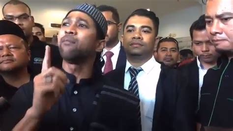 Ketua aktivis persatuan pengguna islam malaysia (ppim), yusuf azmi akhirnya 'hilang sabar' dalam pertemuan bersama umar. Pemimpin Negara Korupsi, Yusuf Azmi PPIM Akan Tubuh Parti ...