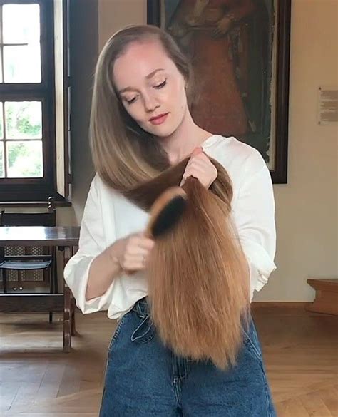 Video Rapunzel In The Museum Realrapunzels In 2020 Long Hair
