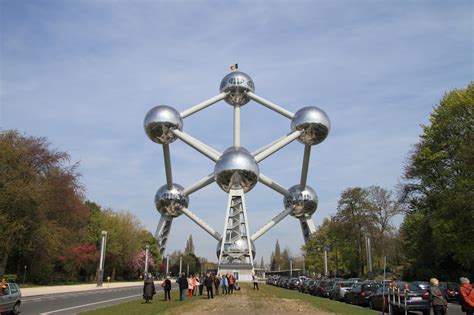 Het ligt in de benelux. Atomium in Brussel - België - reizen & reistips