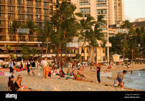 Waikiki Beach Crowd Hi Res Stock Photography And Images Alamy