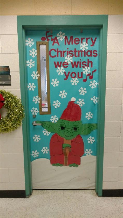 I simply get so overwhelmed walking into a big box store and seeing all the christmas decor. Star wars Yoda Christmas door 2 | Door decorations ...