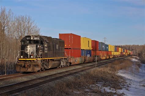 Railpicturesca Rob Eull Photo Ic 1011 Leads Roberts Bank To Chicago