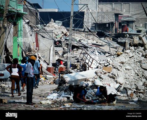 Earthquake Damage In Central Port Au Prince Stock Photo Alamy