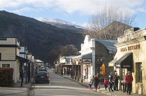 Walking The Historic Streets Of Arrowtown See The South Island Nz
