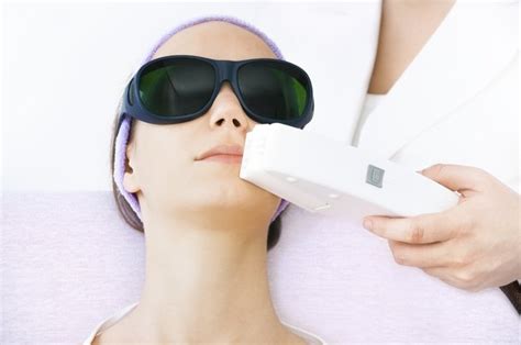 Certain skin conditions like alopecia cause balding or hair loss. How Do Dermatologists Treat Facial Hair on Women ...
