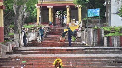 Chamundi Hill Temple Shut For Devotees On Public Holidays Too Star Of