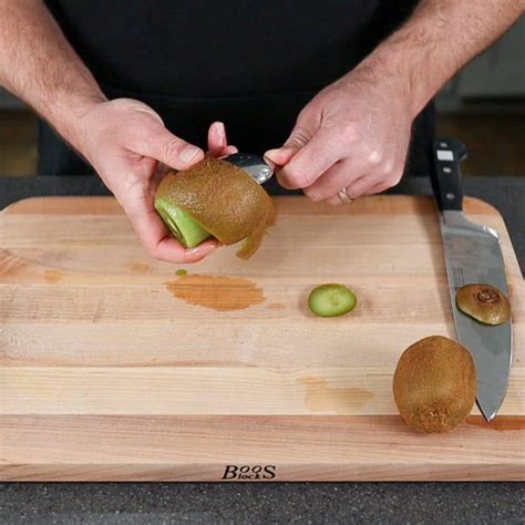How To A Cut Kiwi 5 Simple Steps Home Cook Basics