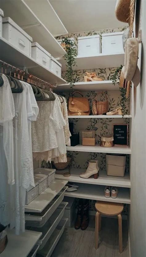Incredible Small Walk In Closet Ideas And Makeovers 25 Home Design
