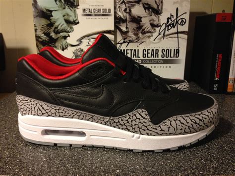 For those of you who aren't familiar with the shoe game, it's when the bride and groom are seated facing away from each other, and they answer a series of questions by raising either their own or their partner's shoe. airmax1 id BC3 | Nike air max, Sneakers nike, Shoe game