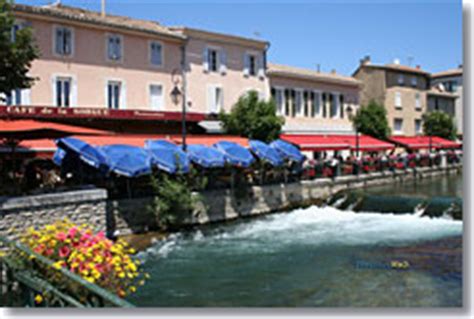 Location appartement l isle sur la sorgue au 1er étage d'un petit immeuble de 3 appartements, logement en très bon. L'Isle sur la Sorgue - Village du Vaucluse - Provence Web