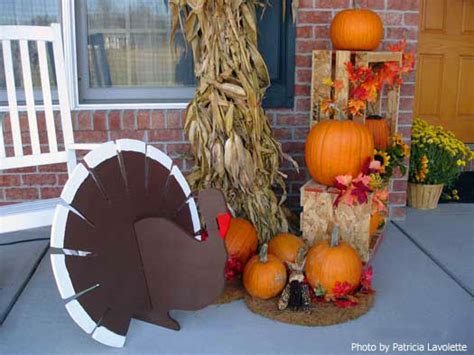 These thanksgiving turkey decorations will be a hit at your family gathering! Thanksgiving Decoration Ideas to Welcome Your Guests