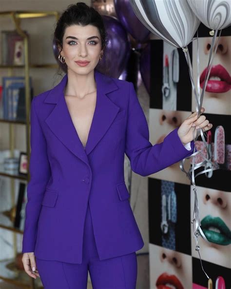 Alina Boz Turkish Actors Cool Outfits Wife Classy Feminine Blazer