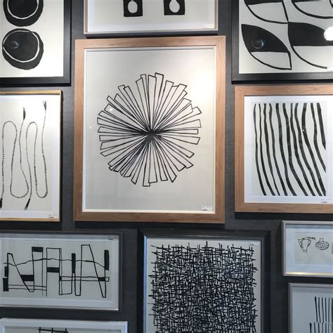 Black and white on the wall | Designers Today