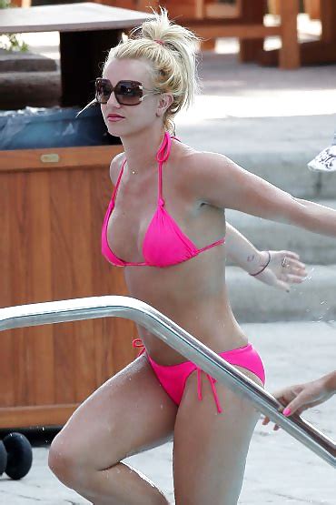 Britney Spears Bikini Legs 25 Pics Xhamster