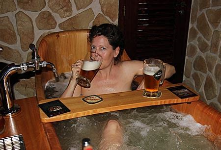 Родина слов «roboter», «пundстолет», «доллар» и «грипп». Prag Bier-Spa in Tschechien
