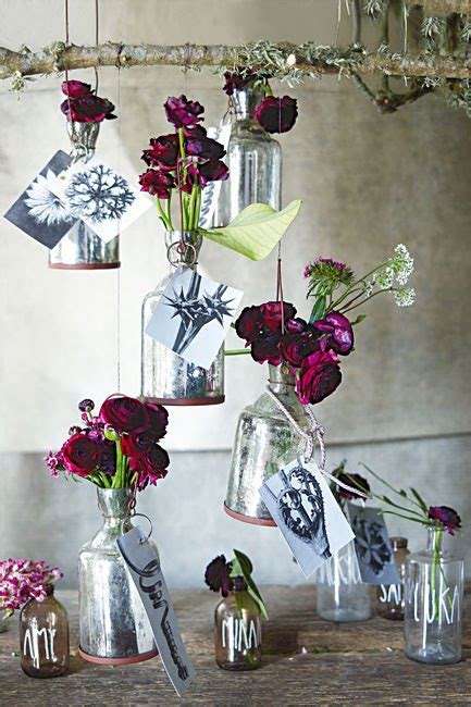 • si se tienen en interior, lo único que necesitan es que las pulverices con un poco de agua de 3 a 5 veces por semana. Con flores y plantas haz maravillas para las fiestas
