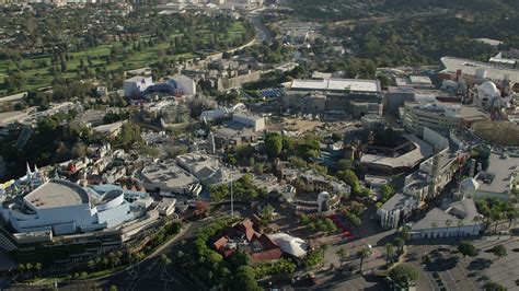 Hoteles en enero de marzo de descuento universal city, ca. HD stock footage aerial video flyby Universal Studios ...