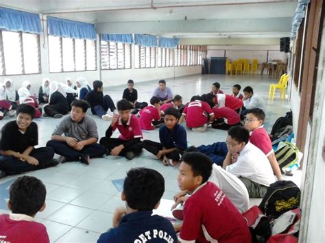 Bandar tun razak is famous for its schools and institutions of higher learning. Welcome to SMK Bandar Tun Razak blogs.....: June 2013