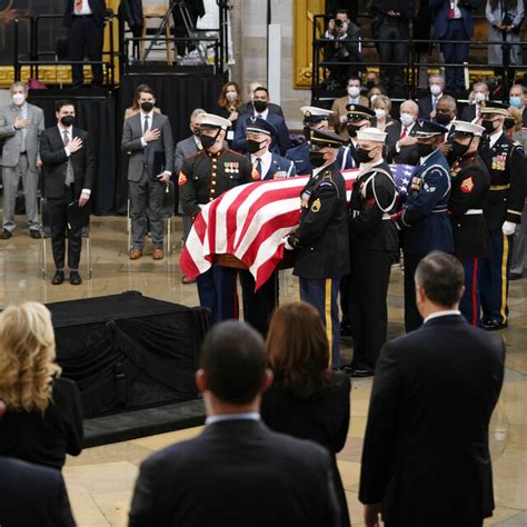 Bob Dole Lying In State Bob Dole Remembered As Giant Of History In