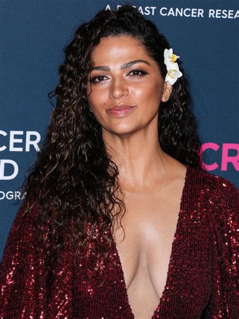 Camila Alves Mcconaughey Shows Off Her Cleavage At The Event In Beverly
