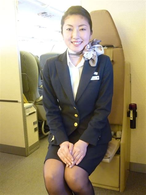 Jal Cabin Attendants 客室乗務員 キャビンアテンダント ~ World Jal（日本航空で働く美しい女性像