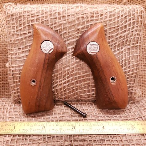 Charter Arms Undercover 38 Special Factory Wood Grips Old Arms Of