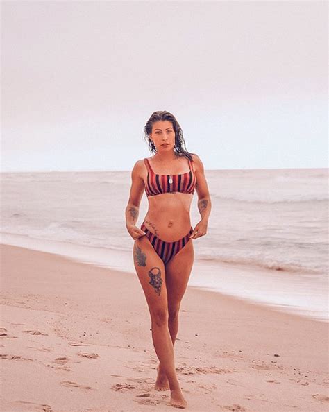 Hot Sexy Jill Vandermeulen Bikini Pics