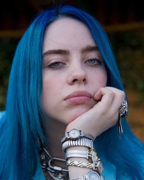 Im So Late But Here Some Latest You Need Blue Hair Billie Eilish Billie