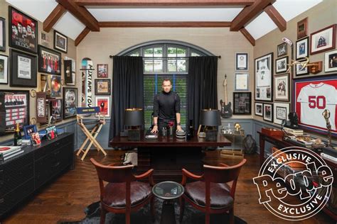 Jul 29, 2021 · il dept. Jenny McCarthy & Donnie Wahlberg's Chicago Home: PHOTOS ...