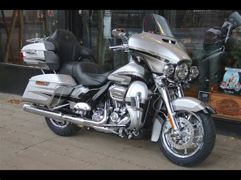 Harley davidson ultra limited cvo 114ci 01/2017. 2017 HARLEY-DAVIDSON CVO ULTRA LIMITED FLHTKSE STARDUST ...