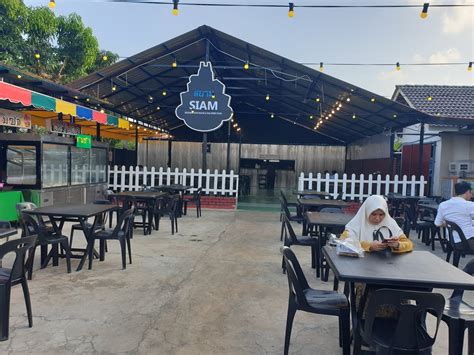 Tidak keterlaluan jika kami katakan yang ianya merupakan syurga makanan kerana anda boleh jumpa untuk itu, berikut kami senaraikan 8 restoran ikan bakar di kota bharu buat anda. WANDERLUST DJ: Restoran Siam 2, Kota Bharu, Kelantan