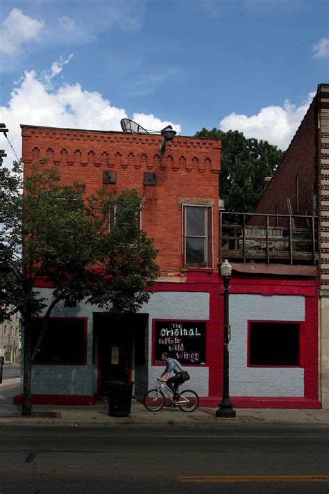 Buffalo Wild Wings, Wendy's and more restaurants that got their start
