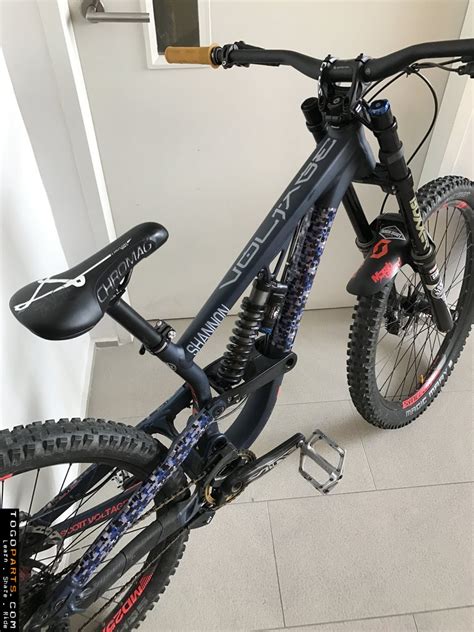 Adatta per uso amatoriale o per vendo bici mtb scott taglia m (adatta cmq anche a persone alte 185 cm) ,in condizioni ineccepibili. 2015 Scott Voltage FR 730 in Indonesia | Togoparts.com