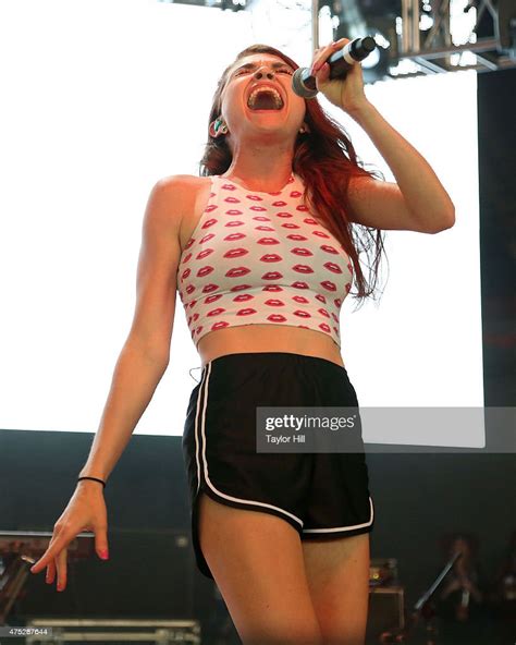 Mandy Lee Of Misterwives Performs During The 2015 Sweetlife Festival