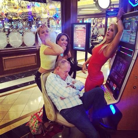 17 Things That Happened In Vegas But Didnt Stay In Vegas Gallery Ebaums World
