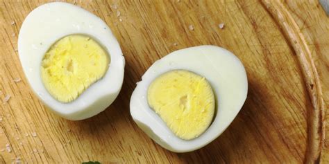 Plan on 12 minutes for large eggs and 15 minutes for extra. Why There's A Gross Green Ring Around The Yolk Of Your ...