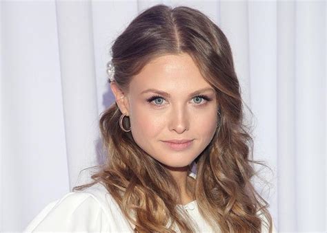 Anna karczmarczyk o operacjach plastycznych, pozowaniu z butem, pracy w tearze i podróżach. Anna Karczmarczyk - mąż, ślub, wiek, wzrost, Teatr Kwadrat ...