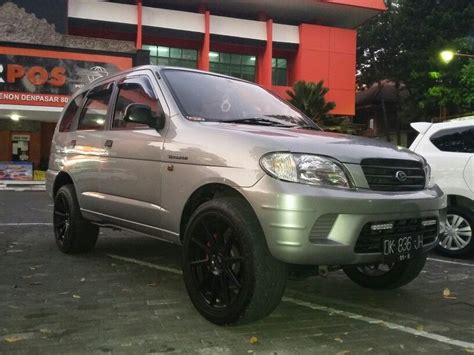 Di sini ada beberapa kumpulan contoh foto dan gambar modifikasi daihatsu taruna terbaru yang bisa menjadikan inspirasi untuk mobil sobat.dari modif mesin, modif velg, body custom hingga modif bagian dalam mobil. Daihatsu taruna 2002 | Daihatsu, Mobil