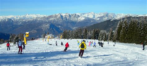 Pubblicità ad aziende, hotel ed agriturismo dell' emilia romagna, i migliori agriturismo, hotel, bed and breakfast, ville e a pochi passi dall'impianto di risalita del comprensiori di monte cimone, luogo di sport e divertimento è situato il residence vacanza margherita per 2/4/6. Impianti Sciistici Folgaria - Mondo Neve