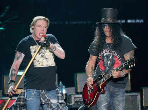 Slash Guns N Roses To Release A Couple Of Epic Songs Soon