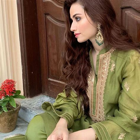 farha nöör 💖 pakistani fashion party wear pakistani designer clothes designer summer dresses