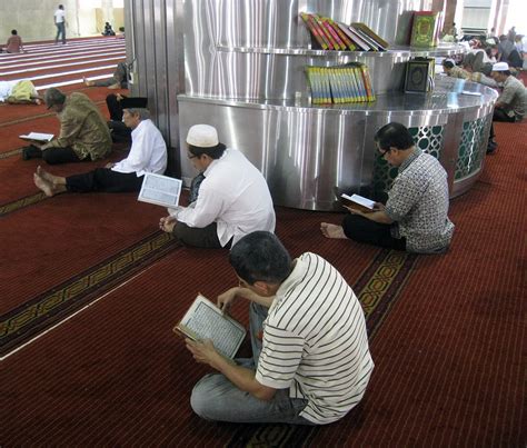 Itulah beberapa ayat pembuka pintu rezeki dan pintu rahmat yang ada didalam al qur'an. Doa Pembuka Pintu Rezeki (Bahasa Arab, Latin, dan Terjemahannya) - Tentang Islam Web