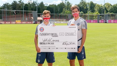 Wie speelt donderdag tegen tigres de finale voor het wk voor clubs? FC Bayern donates €250,000 to WeKickCorona from face masks ...