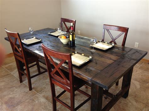 Farm tables, also known as harvest tables, were once used as sturdy work surfaces for farmers. Ana White | Farm Style Dining Table - DIY Projects
