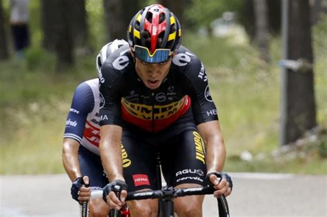 The olympic title went to ecuadorian richard carapaz. Wout van Aert kroont zich tot koning van de Ventoux en ...