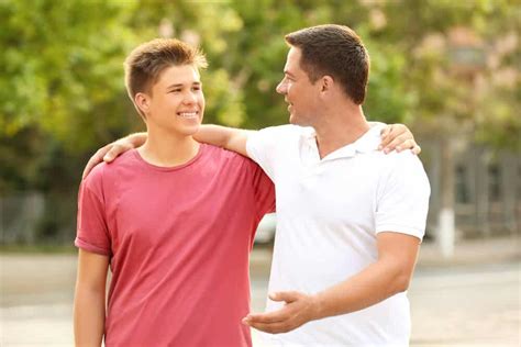 Cómo Hablar Con Tu Hijo Adolescente Y Que Se Sienta Aceptado Eres Mamá